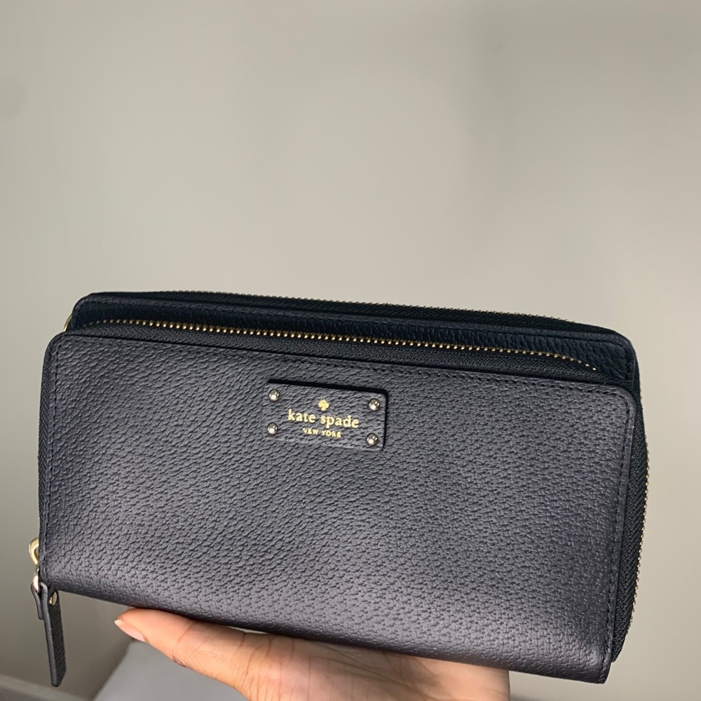 Black Kate Spade Wristlet
